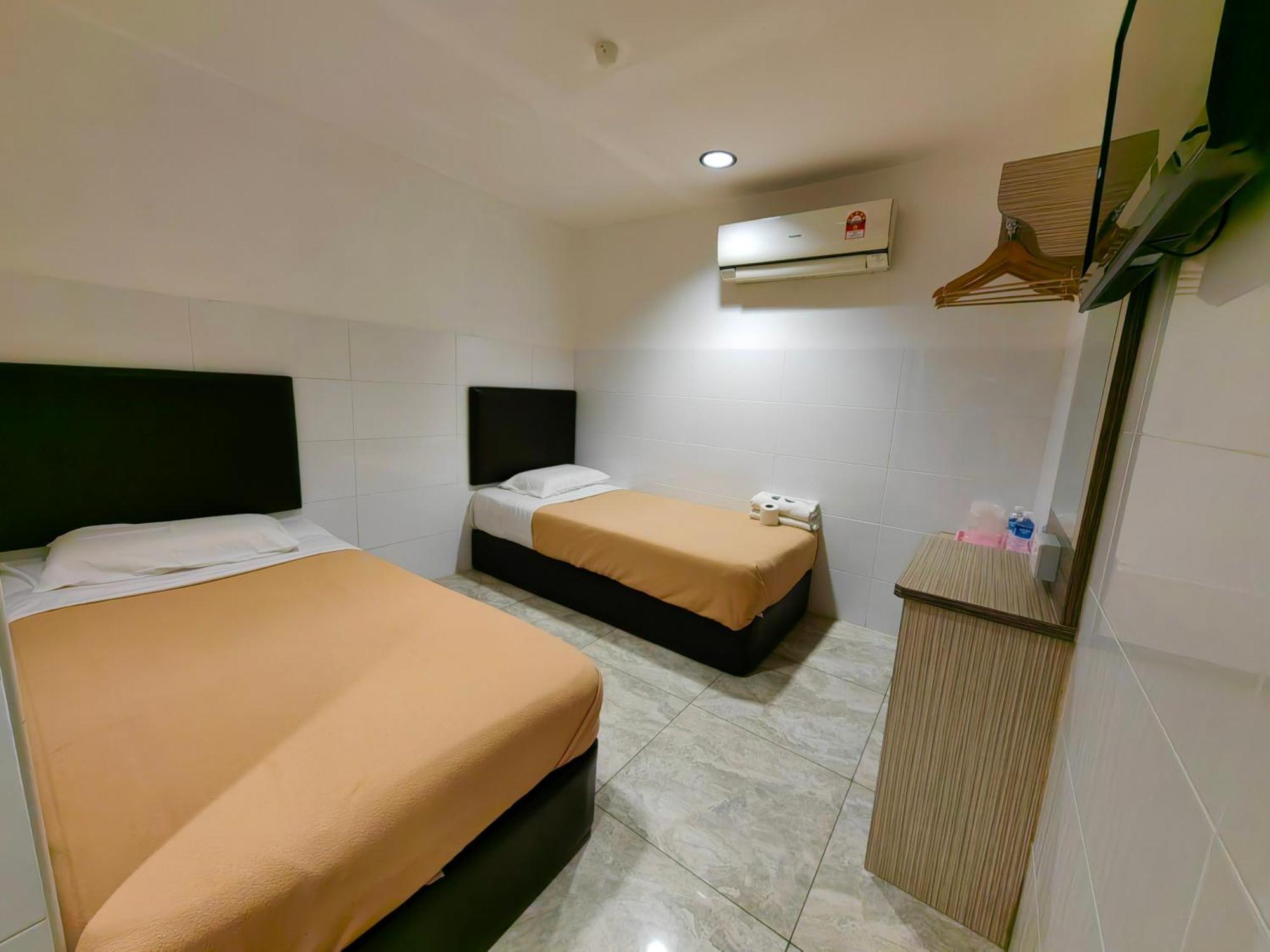 Comfort Two Hotel Malacca Exterior foto