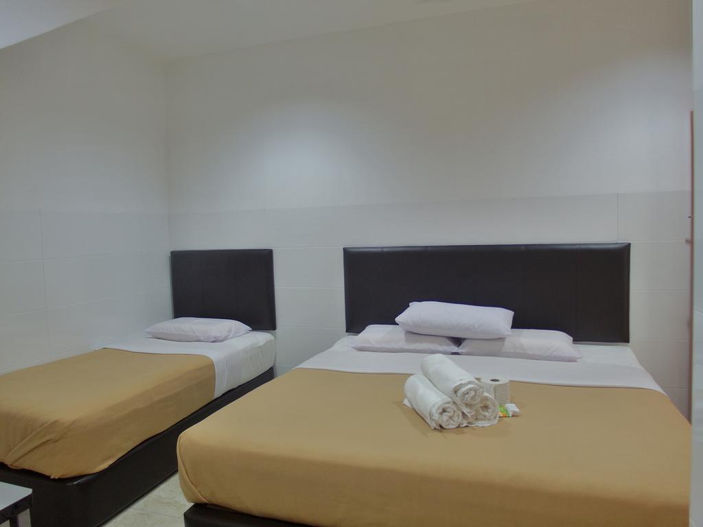 Comfort Two Hotel Malacca Exterior foto