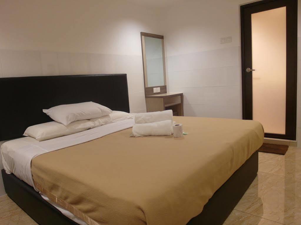 Comfort Two Hotel Malacca Exterior foto